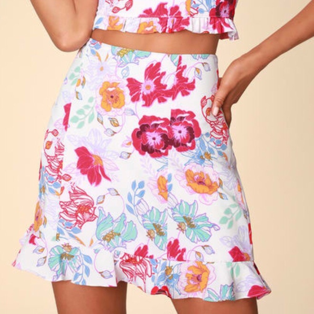 NWT Lulus Aura White Floral Print Satin Mini Skirt